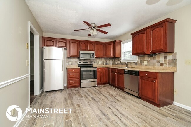 Building Photo - 5016 Trailwater Dr