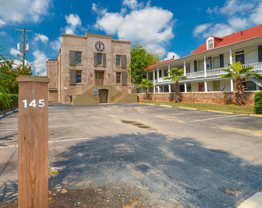 145 Saint Philip St Apartments in Charleston, SC