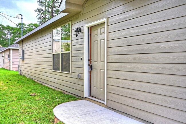 Foto del edificio - 12091 Canal St