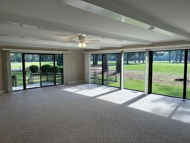 Building Photo - 358 Country Club Rd