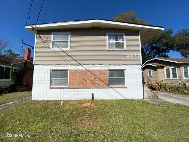 Foto del edificio - 2977 Collier Ave