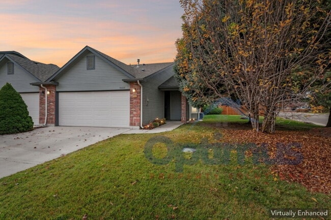 Building Photo - Charming & updated 2-bedroom, 2-bath home in one of Boise’s most convenient and sought-after loca...