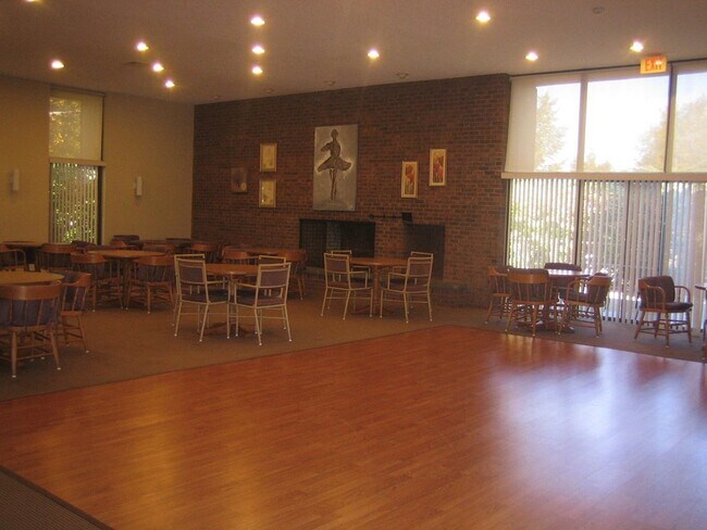 Foto del edificio - 402 Paradise Rd