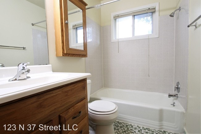Building Photo - 123 N 37th St