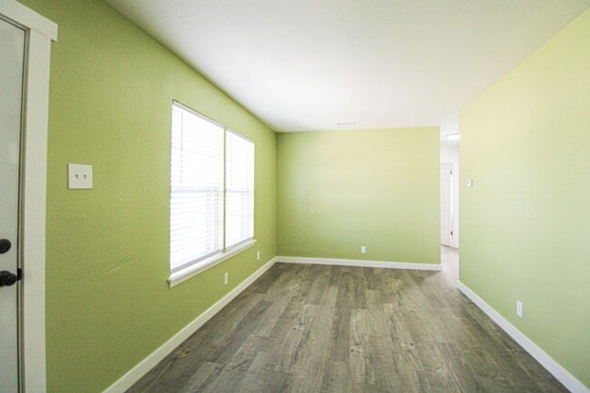 Building Photo - 2950 Lasses Blvd