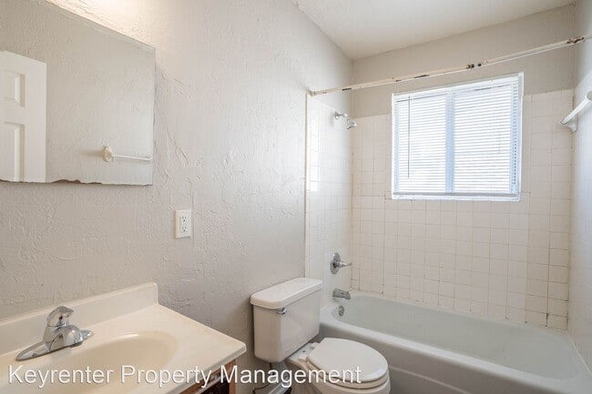 Building Photo - 3 br, 1 bath House - 12946 E 32nd St