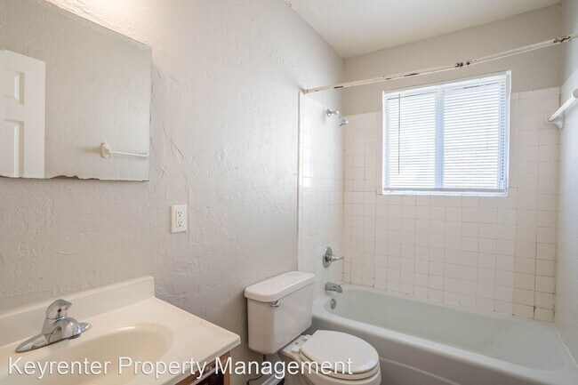 Foto del edificio - 3 br, 1 bath House - 12946 E 32nd St