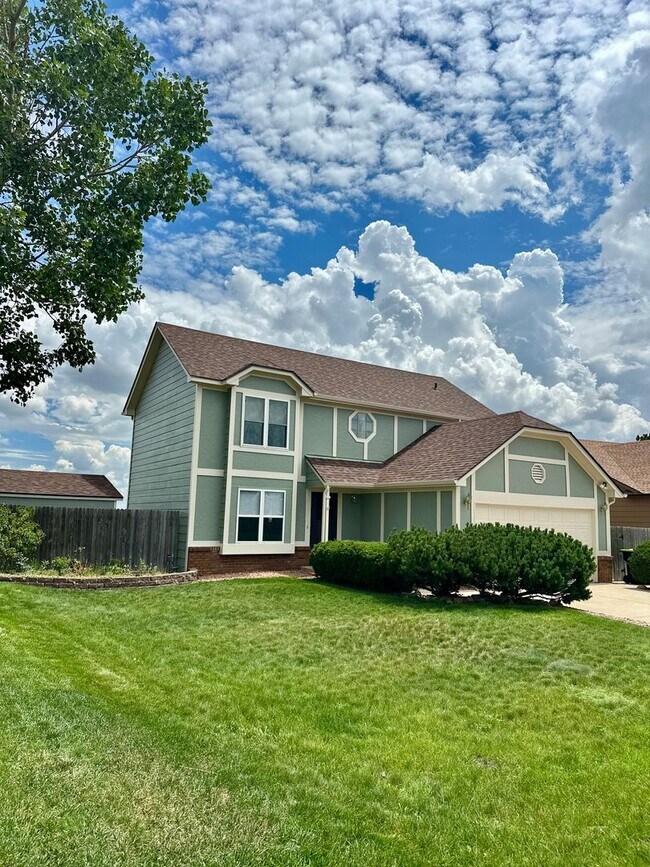Foto del edificio - Spacious 4BD w/ A/C in Desirable Briargate...