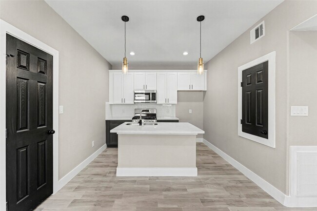 Foto del edificio - 8221 Flaxman St