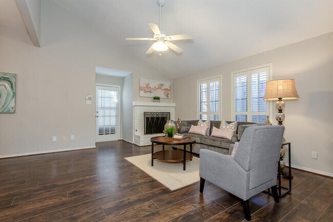 Building Photo - 6326 Winton St