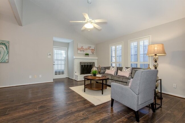 Foto del edificio - 6326 Winton St