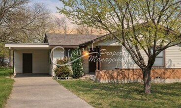 Building Photo - 506 Mary St