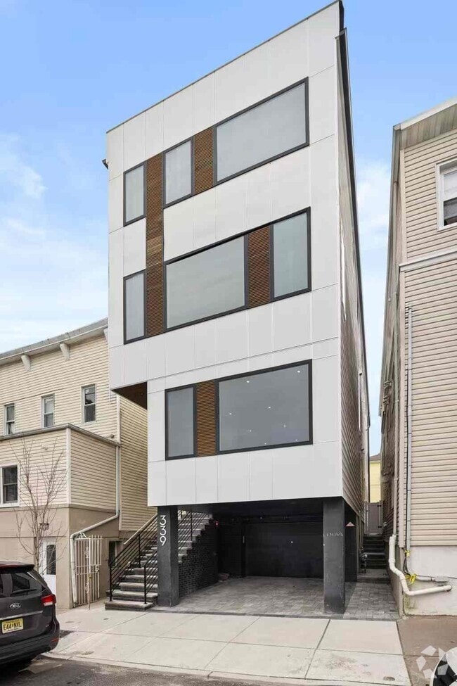 Building Photo - 339 69th St