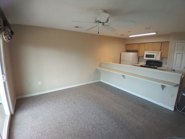 Foto del edificio - First Floor, 1 Bedroom, 1 Bath Condo with ...