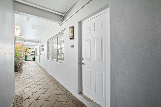 Foto del edificio - 2200 S Ocean Dr