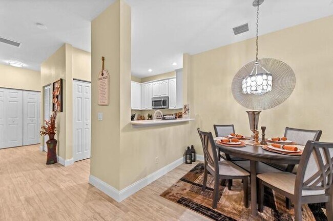Building Photo - 3043 Grandiflora Dr