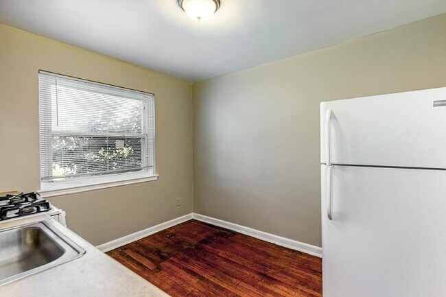 Foto del edificio - 2319 Chester St SE