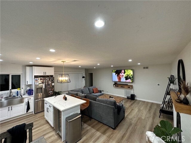 Foto del edificio - 12042 Hackamore Rd