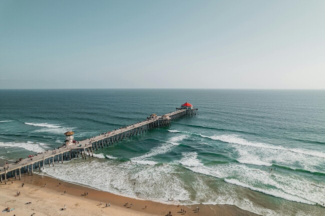 Waterfront Lifestyle in Huntington Beach | Elan Apartments - Elan Huntington Beach