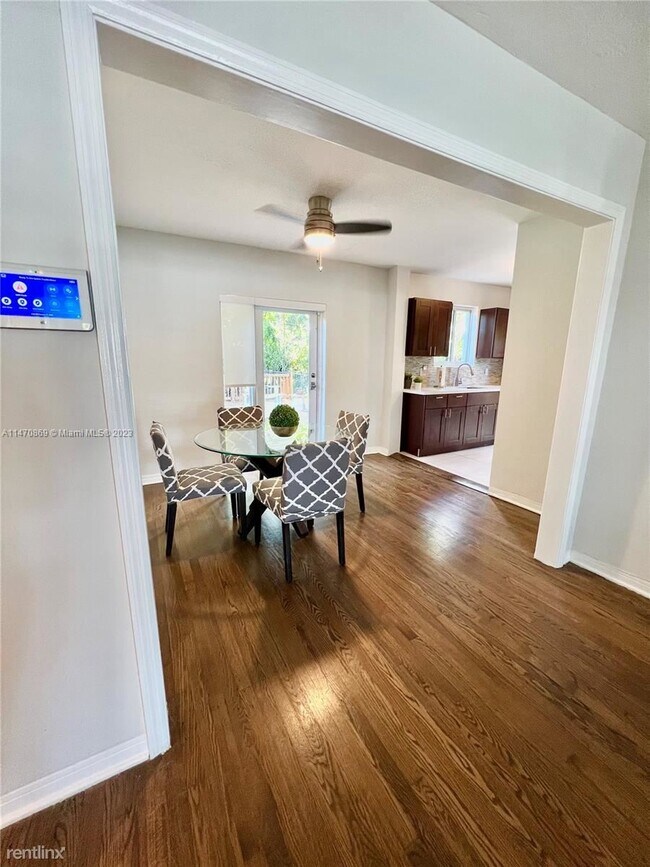 Foto del edificio - 2 br, 1 bath House - 720 SW 23rd Rd