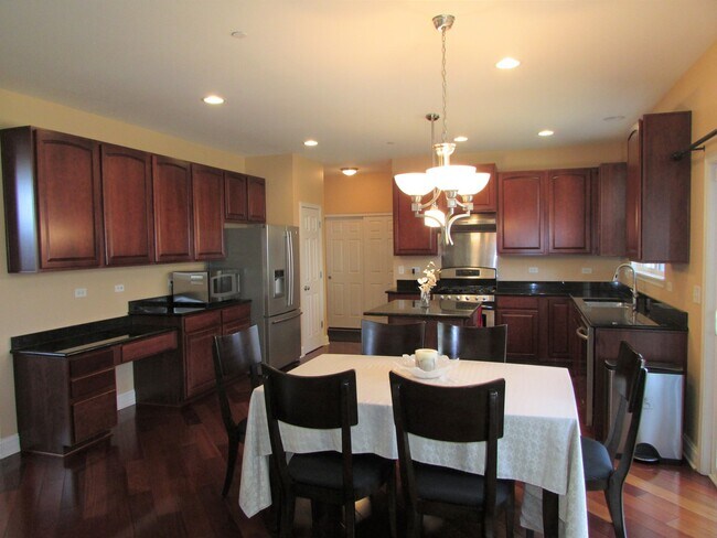 Building Photo - 2241 Edgartown Ln