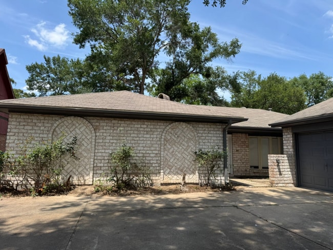 Building Photo - 5926 Par 4 Dr