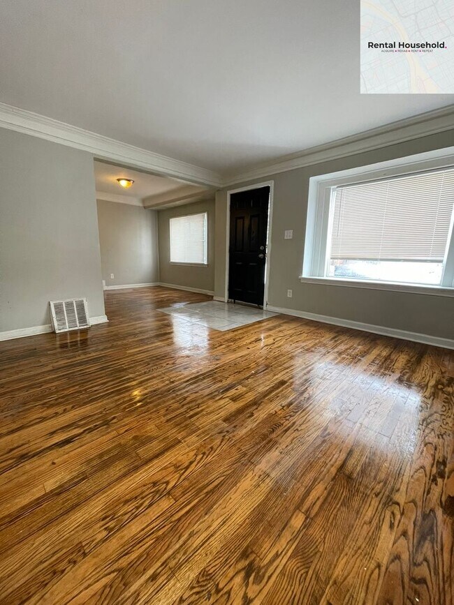 Foto del edificio - Beautiful 3 Bedroom Bungalow- Just $1300 a month