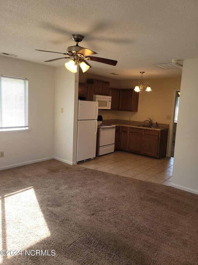 1945 Countrywood Blvd, Jacksonville, NC 28540 House Rental in