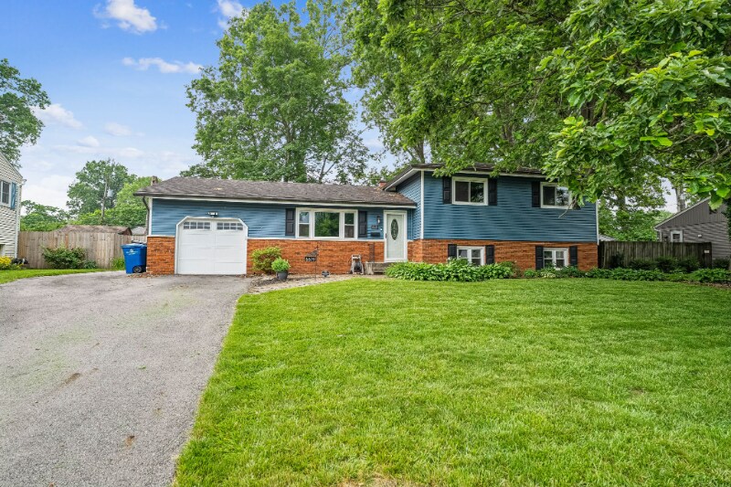 Foto principal - 6619 Red Fox Rd