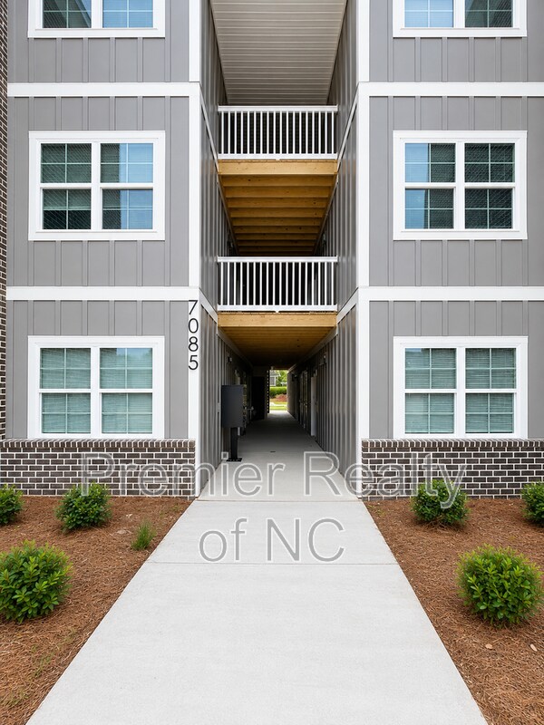 Foto del edificio - 7085 Hanesbrook Cir