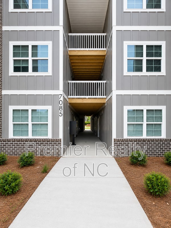 Building Photo - 7085 Hanesbrook Cir