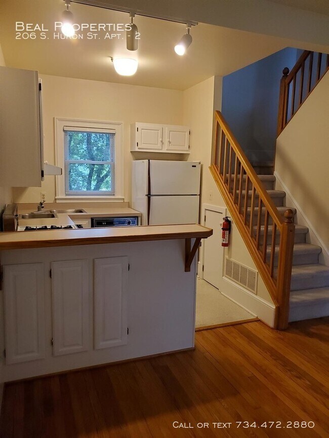 Foto del edificio - 206 S Huron St