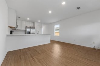 Building Photo - 1044 Rd 5203