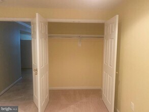 Building Photo - 8050 Settle Ct