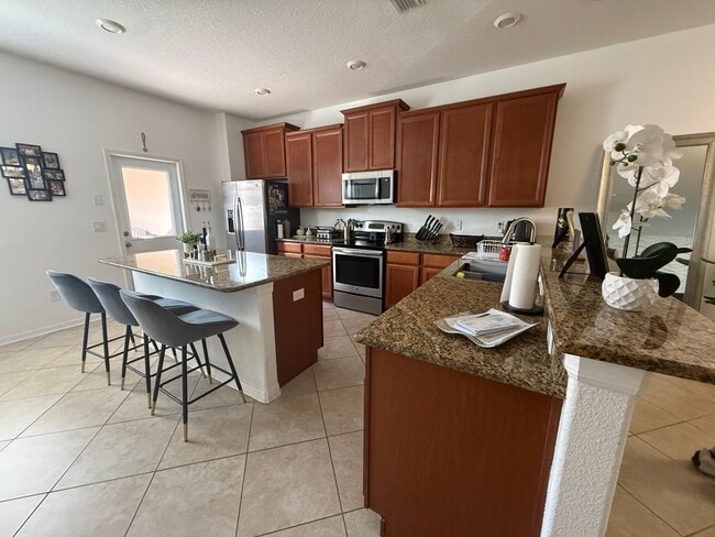 Foto del edificio - 7664 Fairgrove Ave