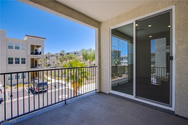 Building Photo - 2555 Hampton Rd