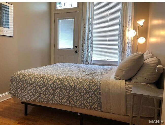 Foto del edificio - 4235 Gibson Ave