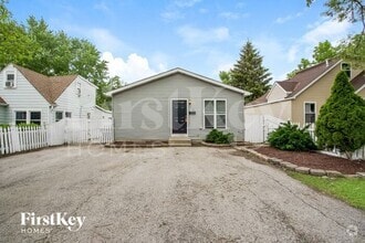 Building Photo - 319 Fairlawn Dr