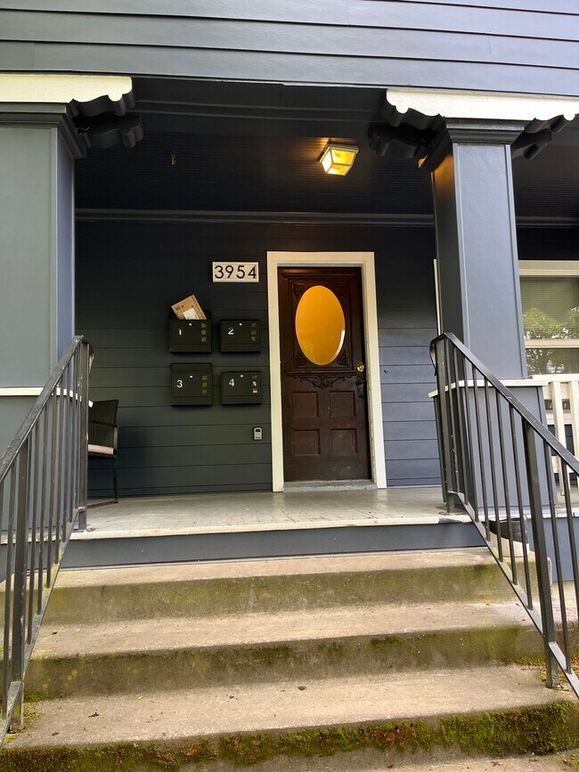 Foto del edificio - Very unique upper 1bed, great location! Ta...