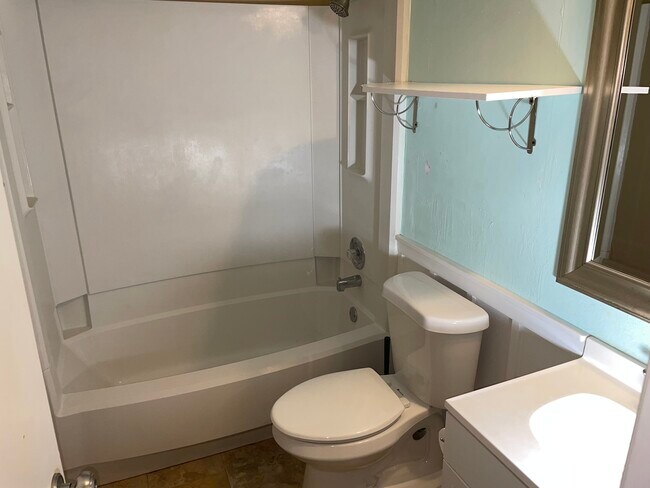 Building Photo - 6753 Hickory Springs Dr