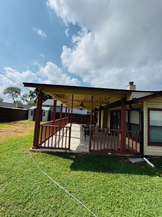 Building Photo - 906 Fillmore Dr