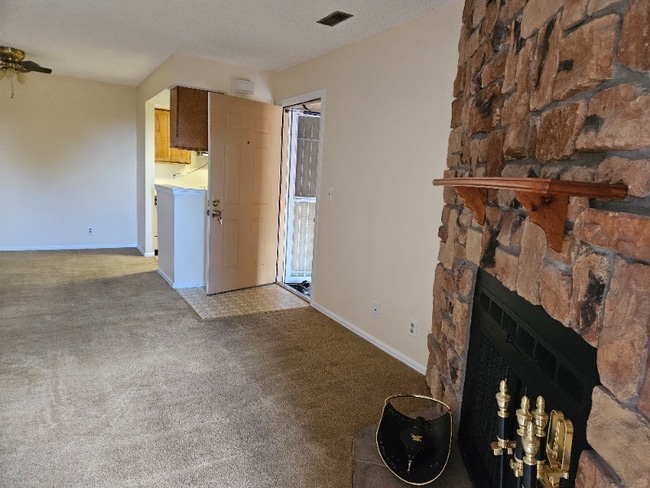 Foto del edificio - 912 Tenderfoot Hill Rd