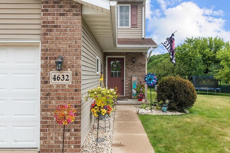 Primary Photo - 4632-4634 Ridge Ct