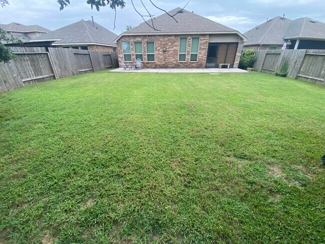Foto del edificio - 17947 Tall Chestnut St