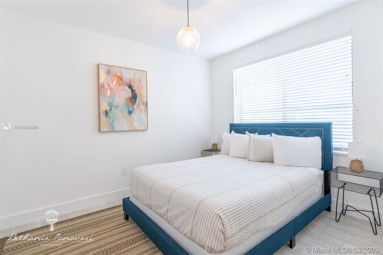 Foto principal - 2158 SW 14th Terrace