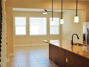 Foto del edificio - 8085 Glenlloyd Ave