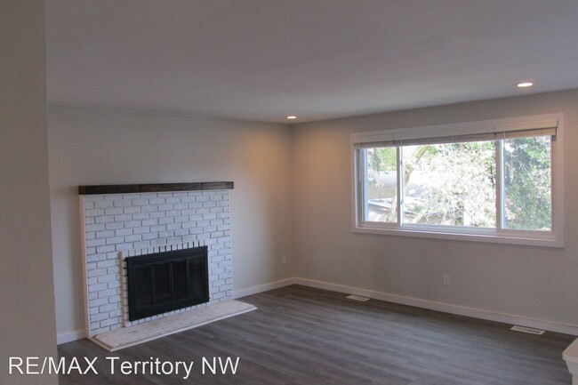 Building Photo - 3 br, 2 bath House - 1716 Sunset Drive