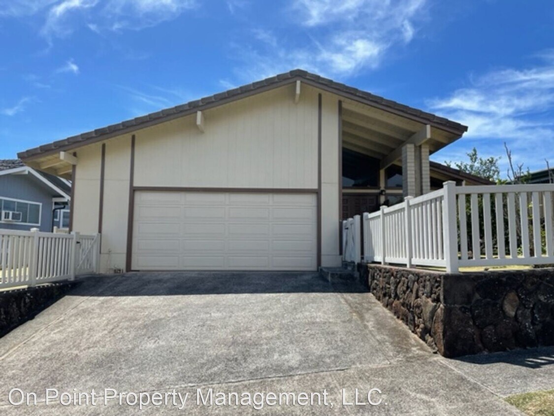 Primary Photo - 4 br, 2 bath House - 98-1812 Hapaki St.