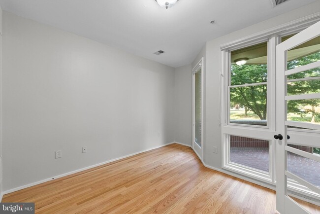 Building Photo - 1680 N Quinn St