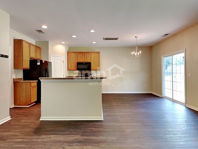 Foto del edificio - 910 Laurel Oaks Ln